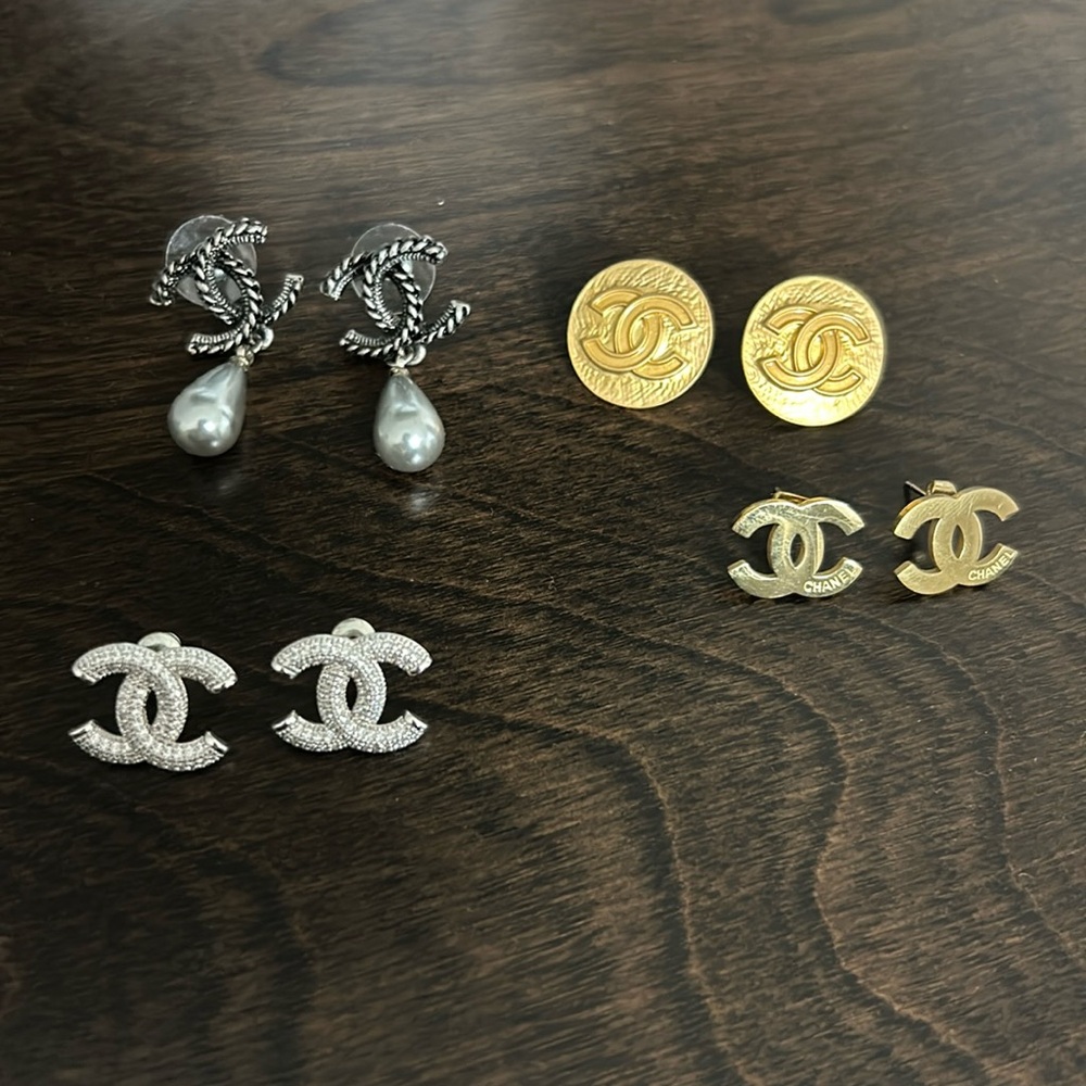 Chanel earrings - 4 pairs bundle and a broach